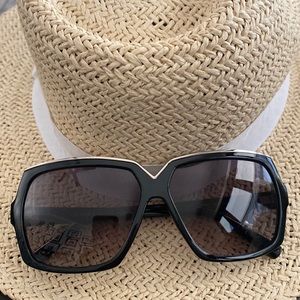 Valentino Sunglasses like new